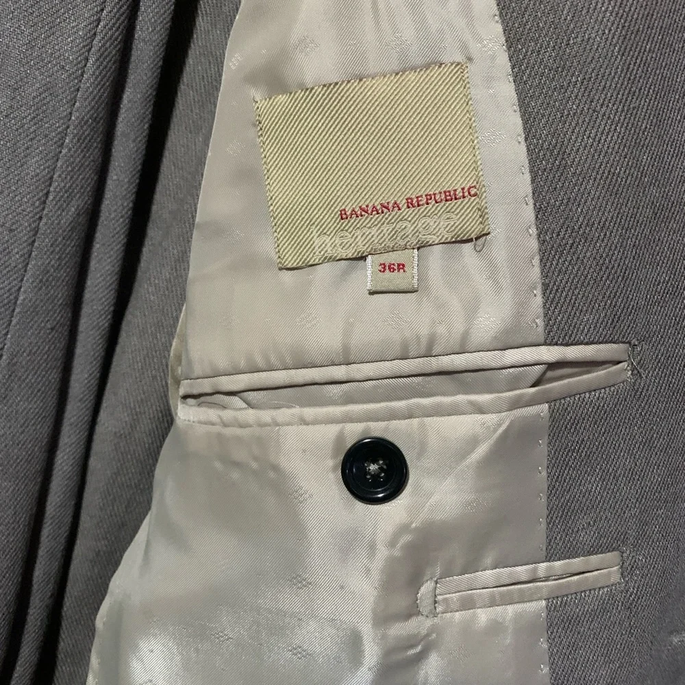 Banana Republic 36R Heritage Linen Suit - Picture 2 of 2